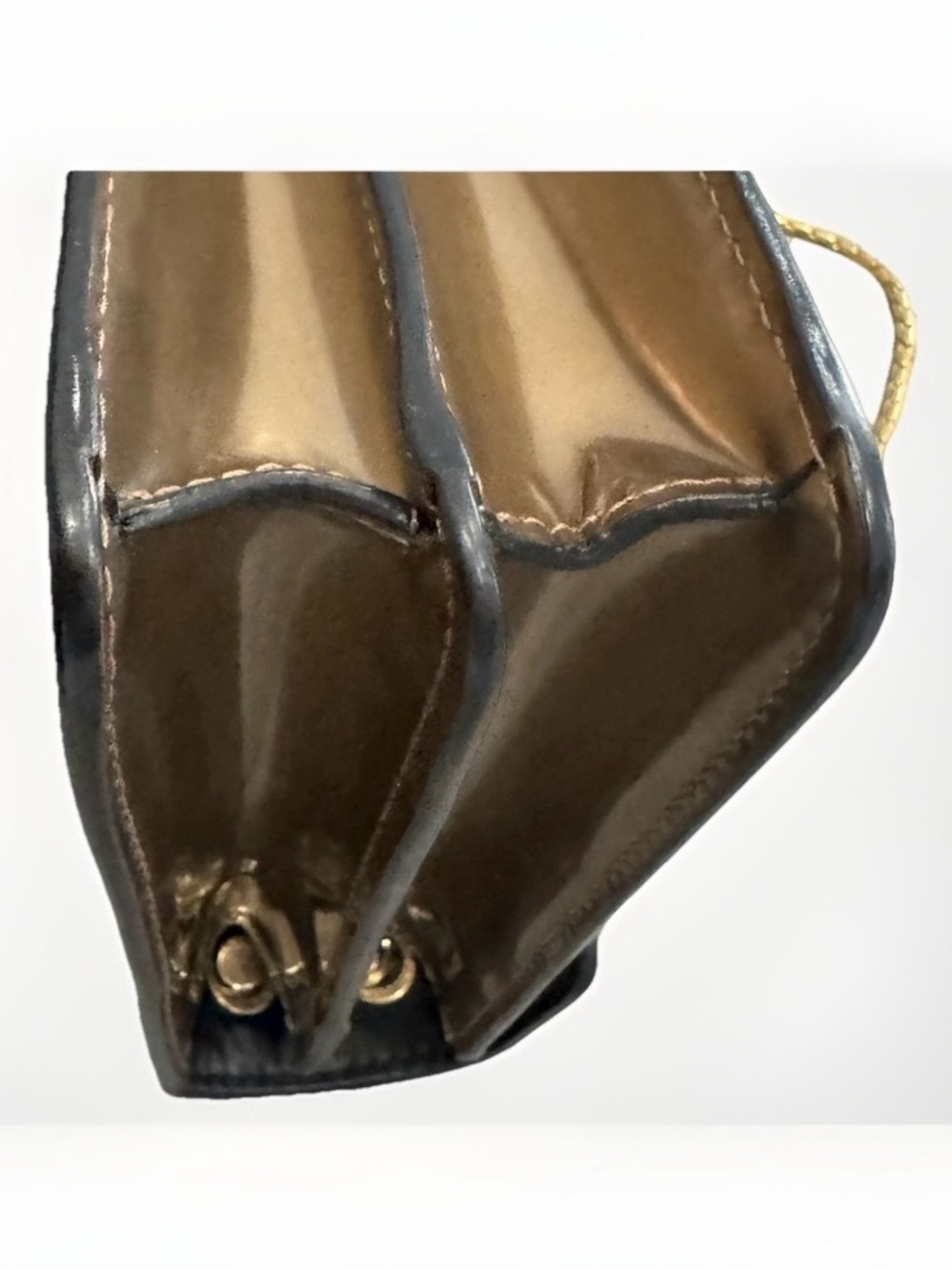 Bvlgari Metallic Gold Shoulder Bag with Serpent Clasp - Picture 4 of 10